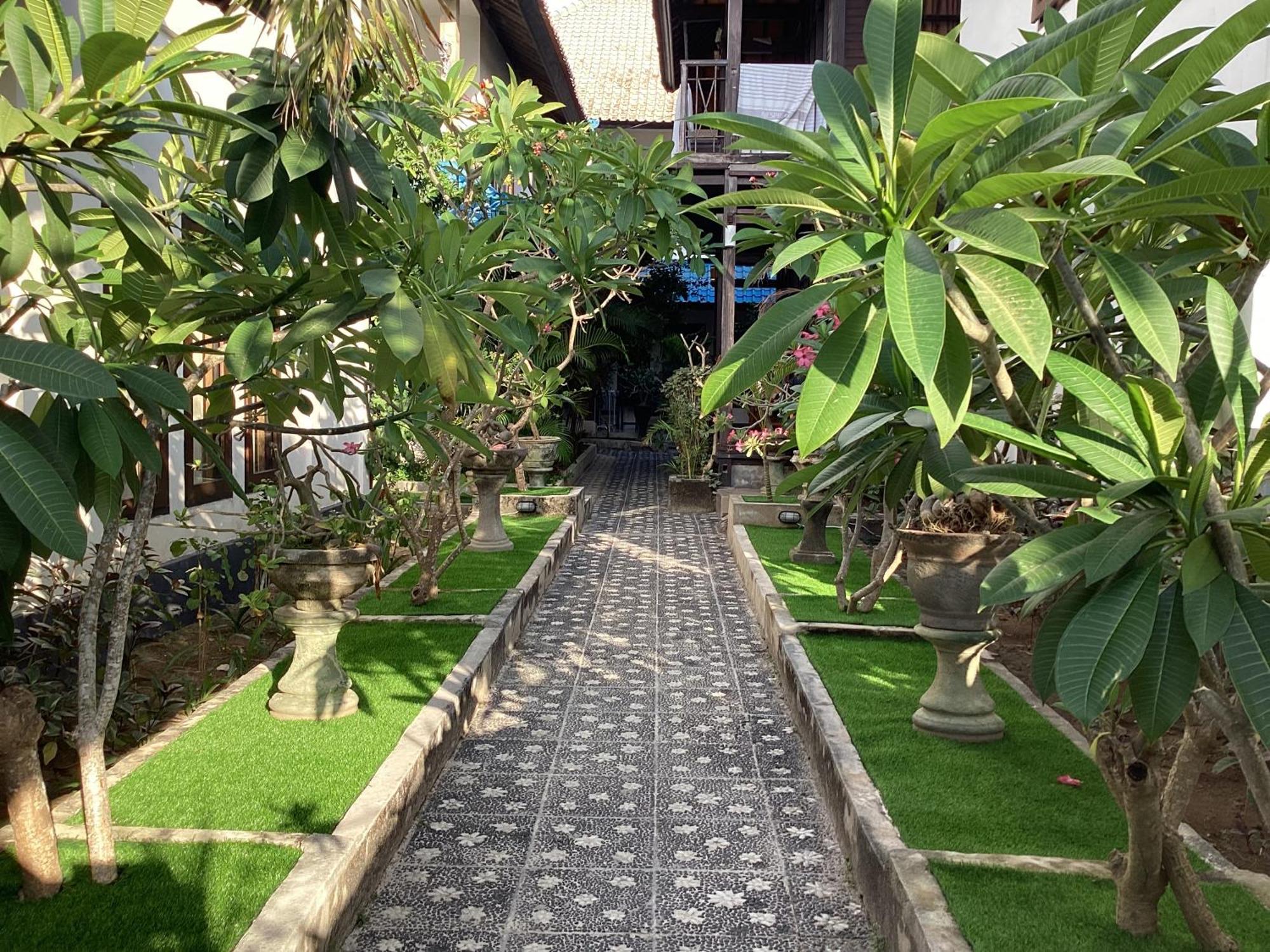 Linda Beach Hotel Nusa Lembongan Exterior foto