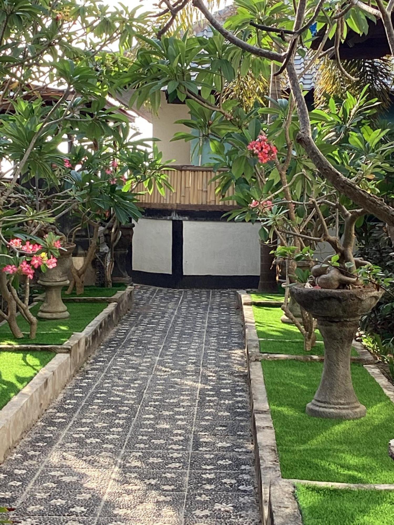 Linda Beach Hotel Nusa Lembongan Exterior foto